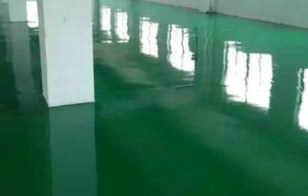 環氧地坪漆施工后平整度不夠高的原因是什么？